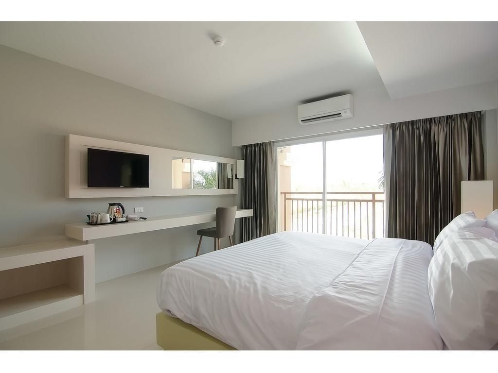 The Lake Hotel Khon Kaen Room photo